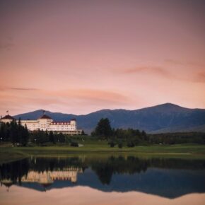 Four ways to celebrate the end of summer! Click the link in bio to check out our latest newsletter. #skinewhampshire

📸: Omni Mount Washington Resort