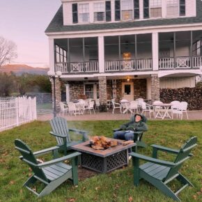 Soaking up this warm late-October weather 🌞 Perfect temps for hiking, biking, horseback riding, and evening fires on our lawn
🌅 
🌅 
#franconiainn #inns #whitemountains #franconianotch