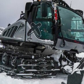 𝗕𝗶𝘀𝗼𝗻’𝘀 been busy—turning @waterville_valley into the ultimate playground for the 2025 Toyota Freestyle Cup 🕹️ 🏆 #Prinoth #bisonkingofparks #kingofparks