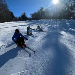 We just can’t complain! All smiles for fresh snow ☃️

#shred 
#happy
#wintercarnival